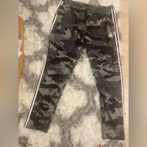 Men’s grey camo Adidas Tiro 19 pant.